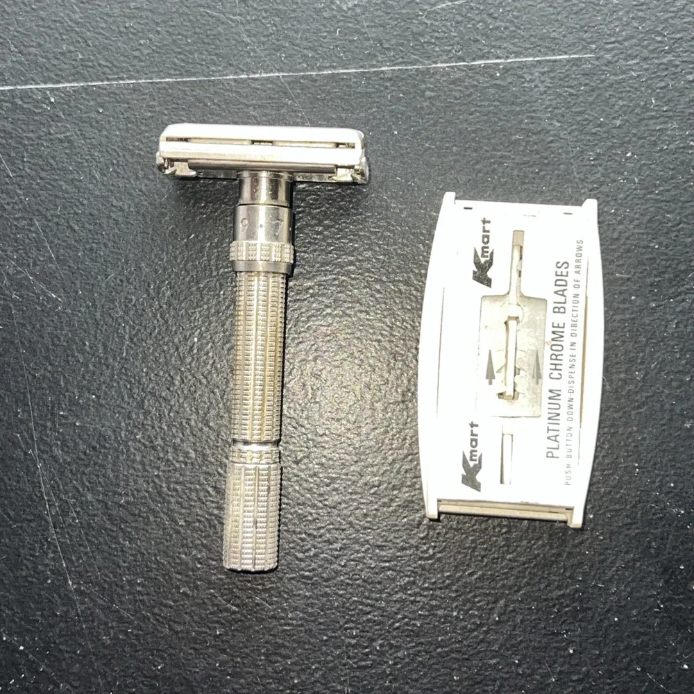 Vintage 1962 Gillette Slim Adjustable 1-9  DE Safety Razor H4 2 Razors Included